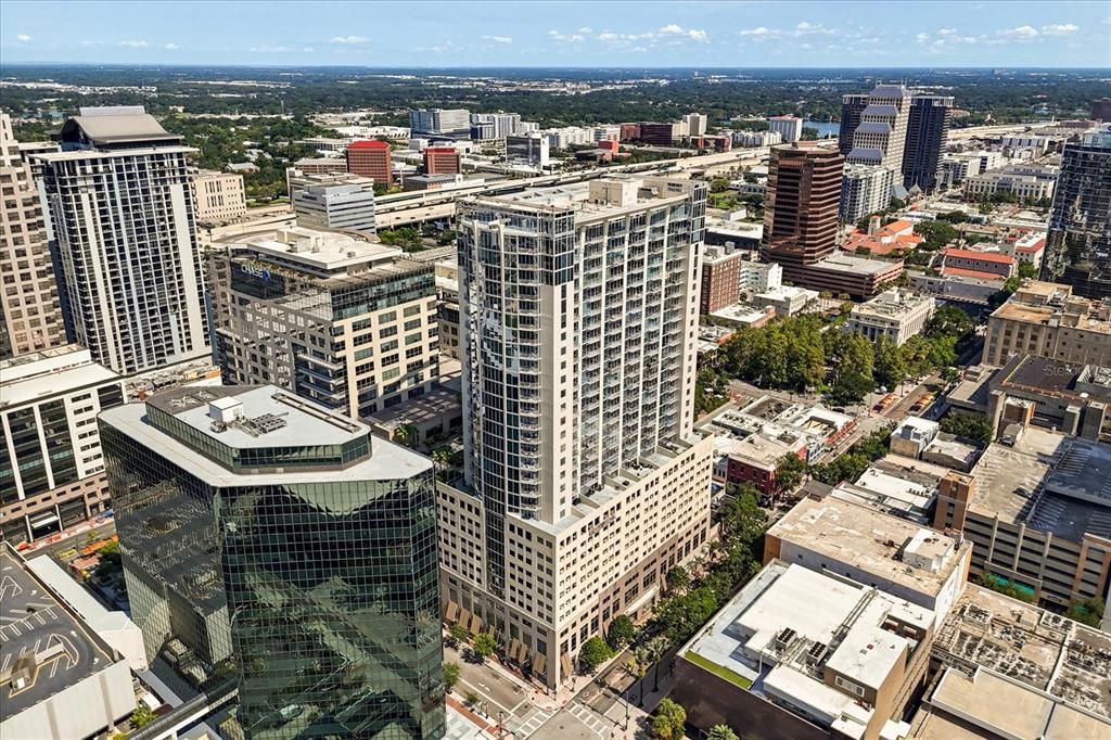 For Sale: $425,000 (2 beds, 2 baths, 1212 Square Feet)