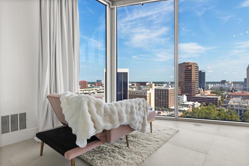 For Sale: $425,000 (2 beds, 2 baths, 1212 Square Feet)