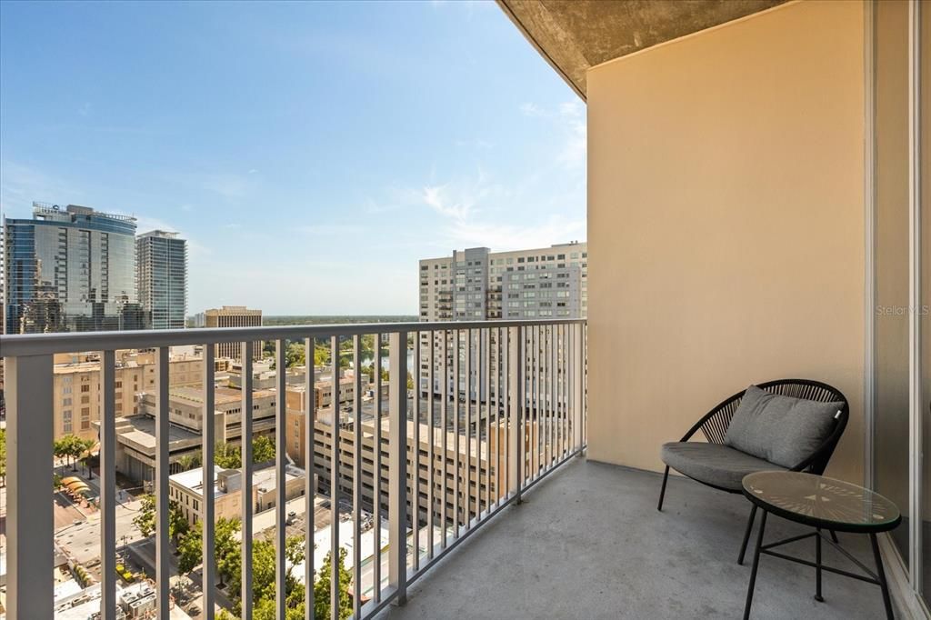 For Sale: $425,000 (2 beds, 2 baths, 1212 Square Feet)