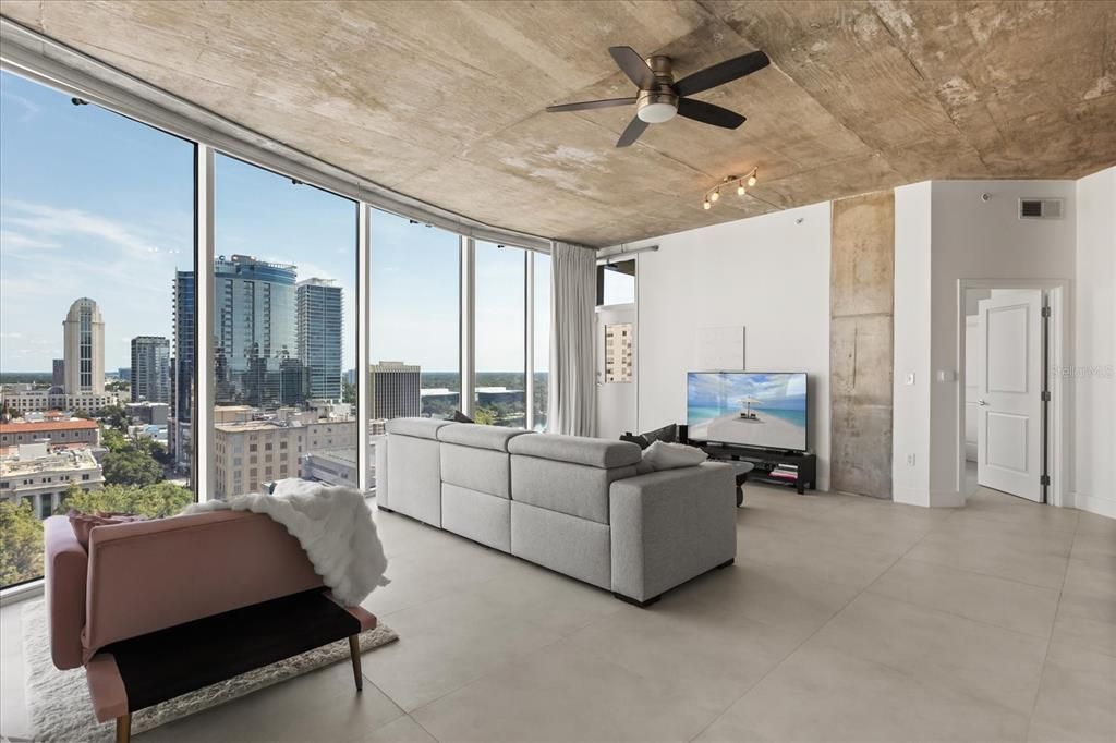 For Sale: $425,000 (2 beds, 2 baths, 1212 Square Feet)