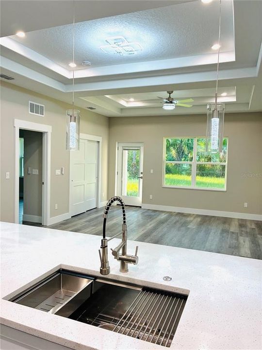 For Rent: $1,800 (3 beds, 2 baths, 1194 Square Feet)