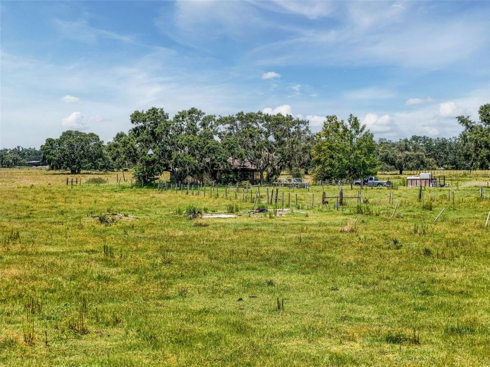 待售: $1,195,000 (47.39 acres)