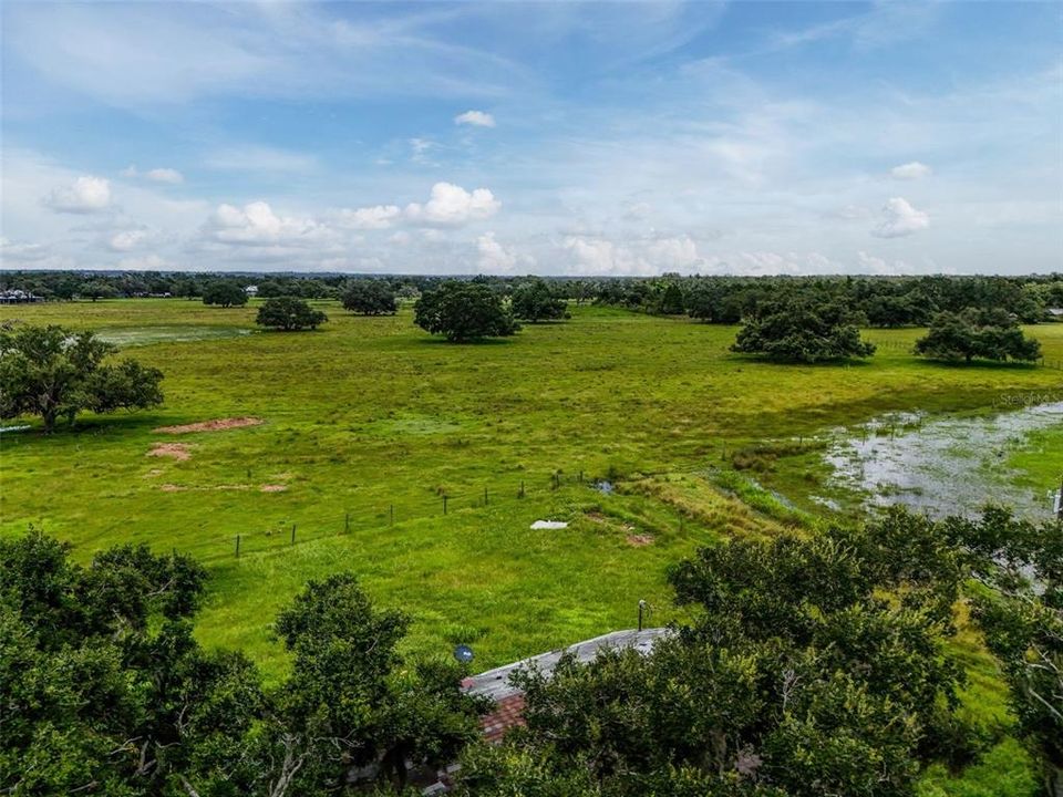 待售: $1,195,000 (47.39 acres)