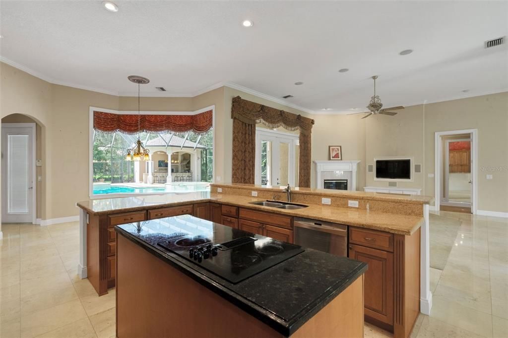 На продажу: $895,000 (4 спален, 3 ванн, 3245 Квадратных фут)