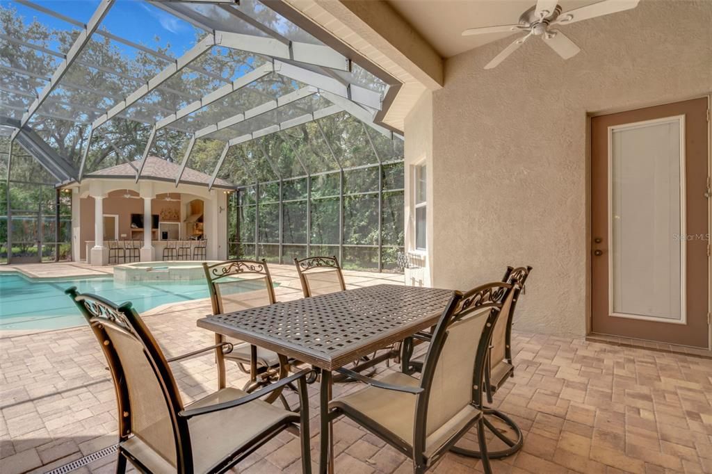 На продажу: $895,000 (4 спален, 3 ванн, 3245 Квадратных фут)