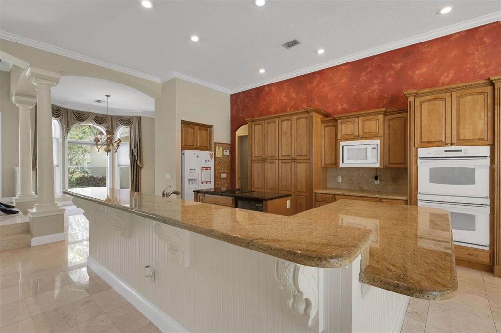 На продажу: $895,000 (4 спален, 3 ванн, 3245 Квадратных фут)