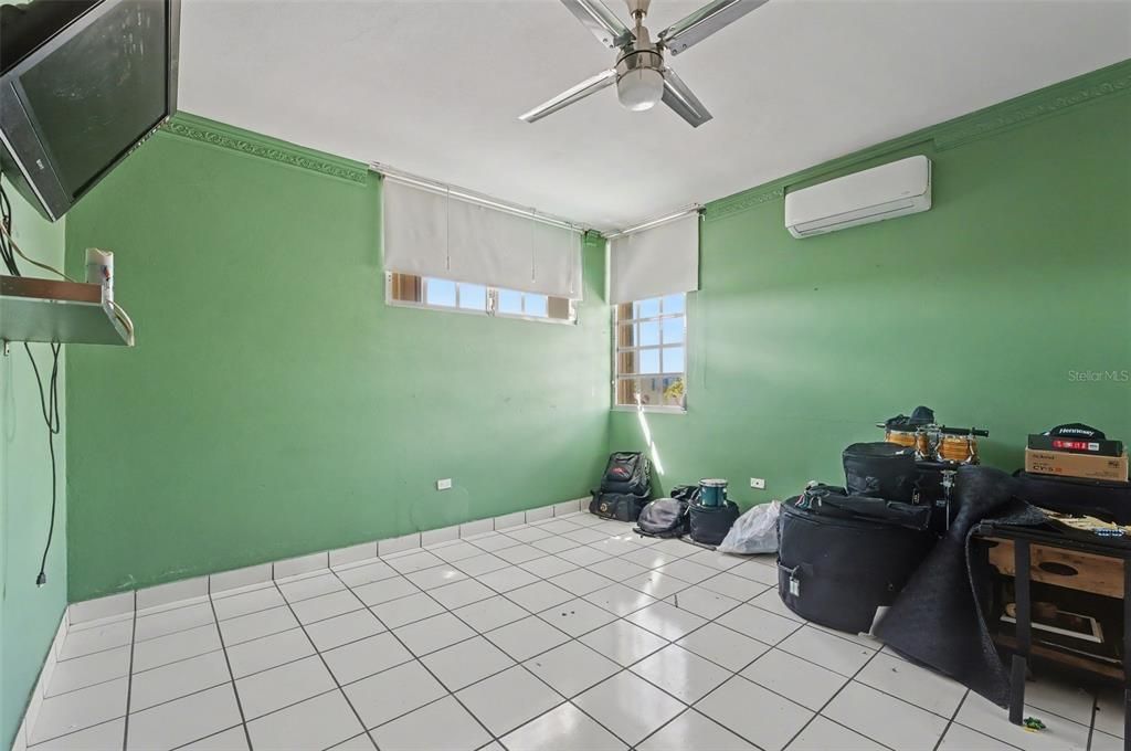 На продажу: $995,000 (4 спален, 3 ванн, 3000 Квадратных фут)