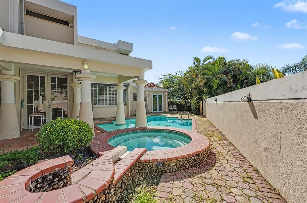 На продажу: $995,000 (4 спален, 3 ванн, 3000 Квадратных фут)