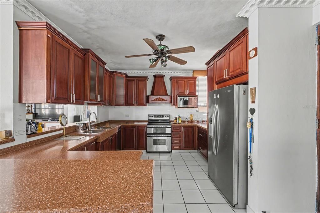 На продажу: $995,000 (4 спален, 3 ванн, 3000 Квадратных фут)