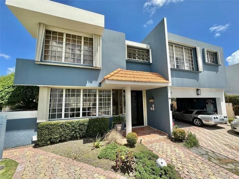 For Sale: $995,000 (4 beds, 3 baths, 3000 Square Feet)