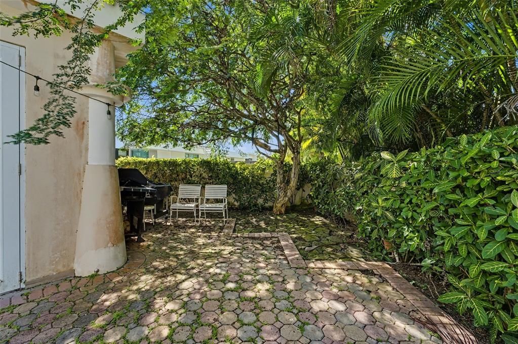 На продажу: $995,000 (4 спален, 3 ванн, 3000 Квадратных фут)