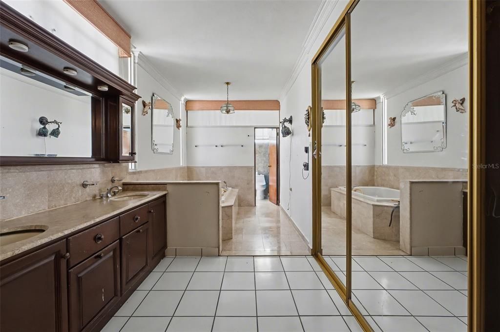 На продажу: $995,000 (4 спален, 3 ванн, 3000 Квадратных фут)