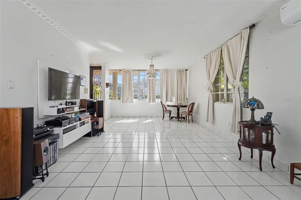 На продажу: $995,000 (4 спален, 3 ванн, 3000 Квадратных фут)