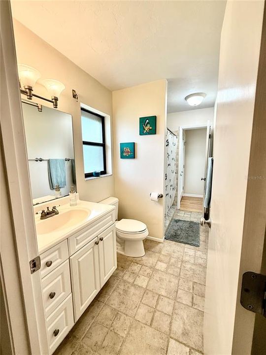 合同活跃: $285,000 (3 贝兹, 2 浴室, 1621 平方英尺)