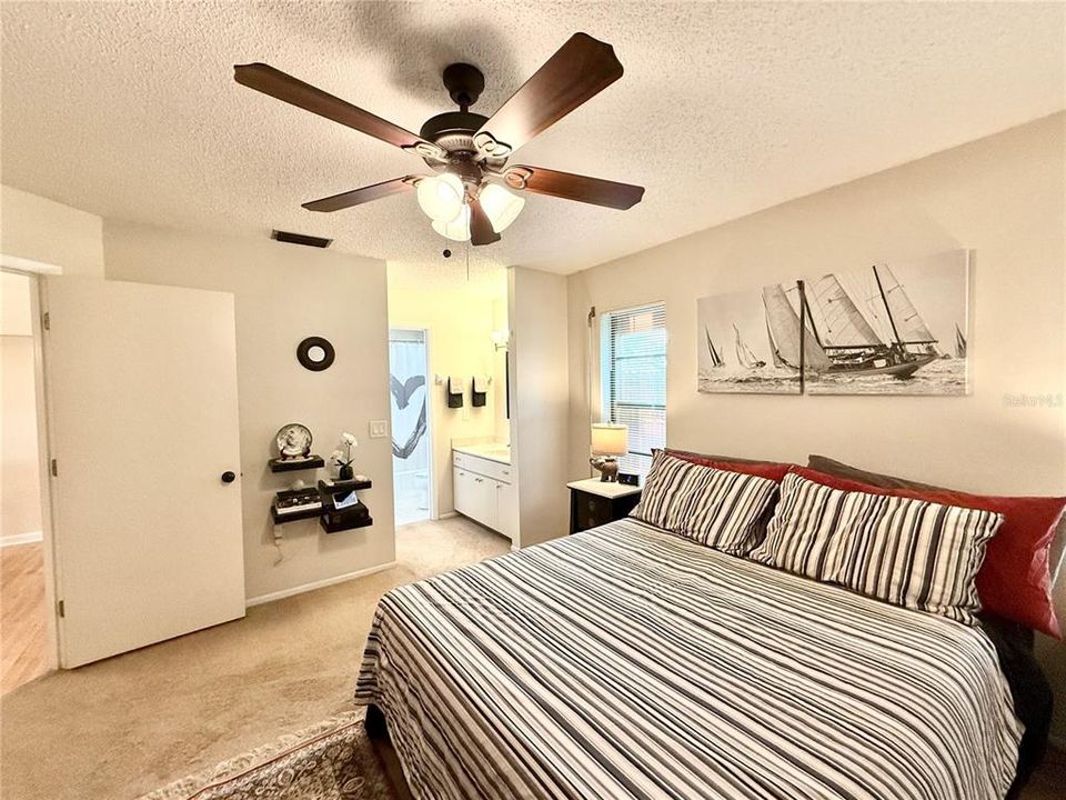 合同活跃: $285,000 (3 贝兹, 2 浴室, 1621 平方英尺)