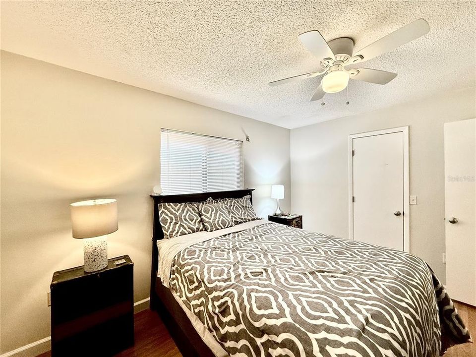 合同活跃: $285,000 (3 贝兹, 2 浴室, 1621 平方英尺)