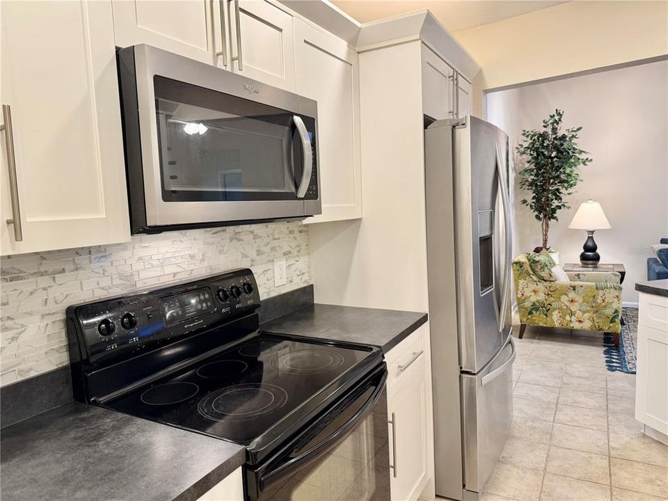 合同活跃: $285,000 (3 贝兹, 2 浴室, 1621 平方英尺)