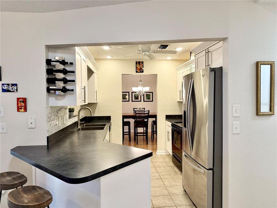 合同活跃: $285,000 (3 贝兹, 2 浴室, 1621 平方英尺)