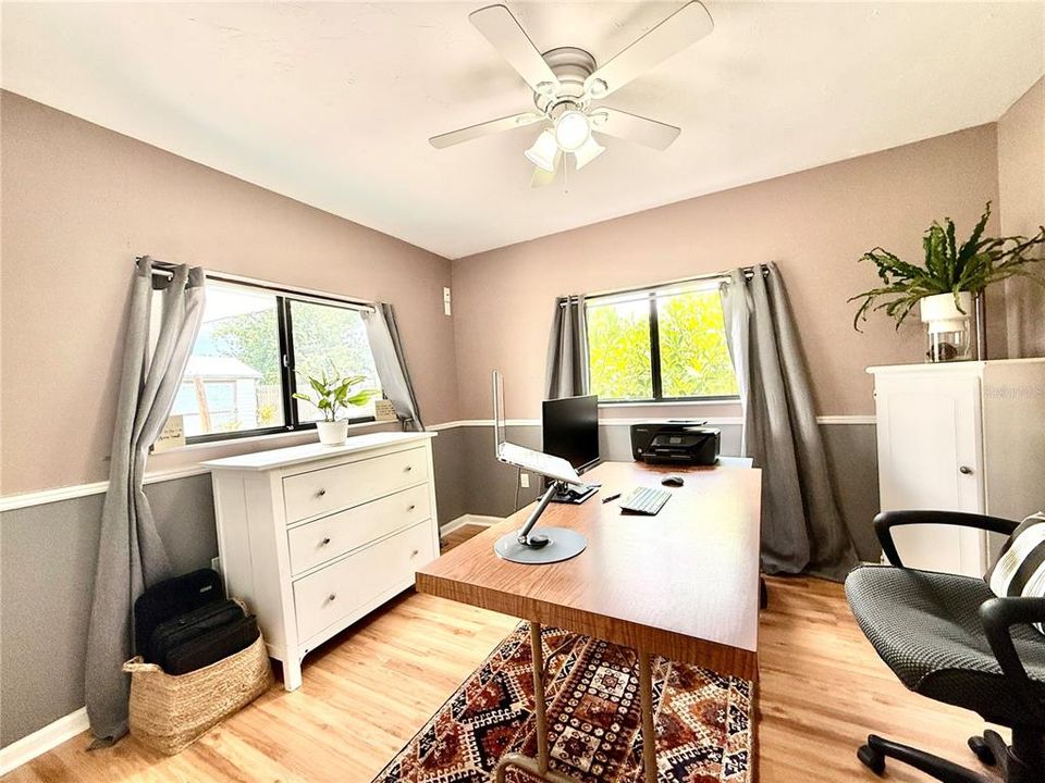 合同活跃: $285,000 (3 贝兹, 2 浴室, 1621 平方英尺)