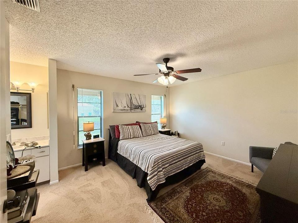 合同活跃: $285,000 (3 贝兹, 2 浴室, 1621 平方英尺)