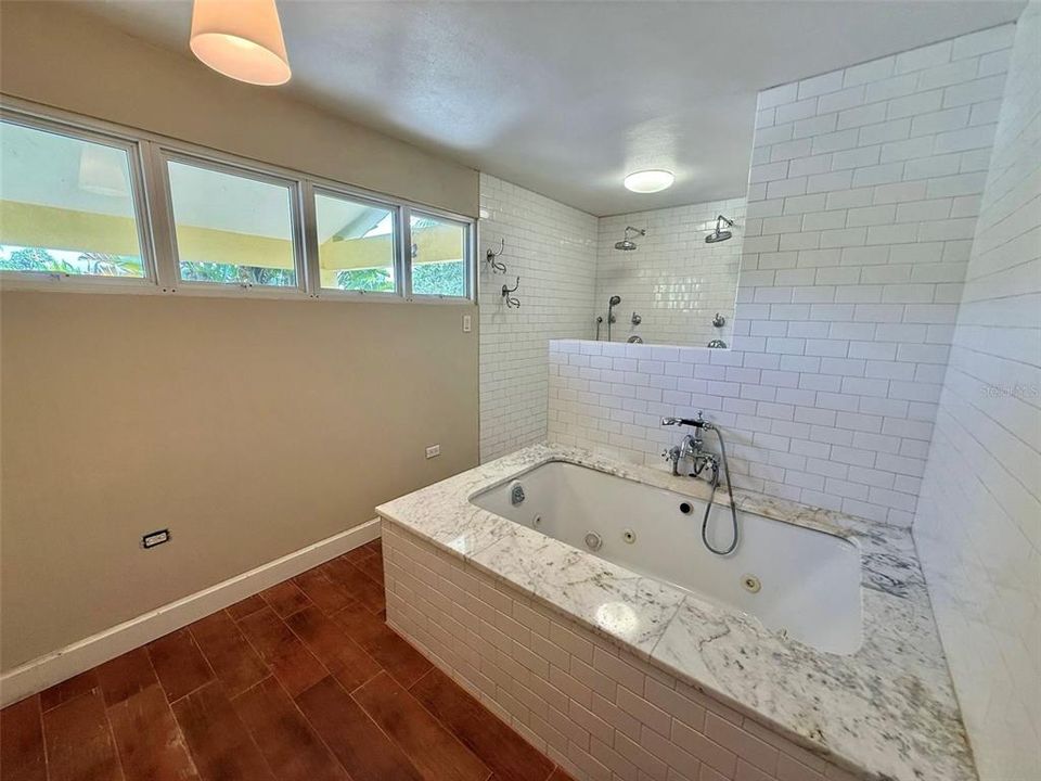 В аренду: $2,500 (4 спален, 2 ванн, 2000 Квадратных фут)