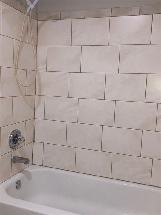 For Rent: $1,800 (5 beds, 2 baths, 1400 Square Feet)