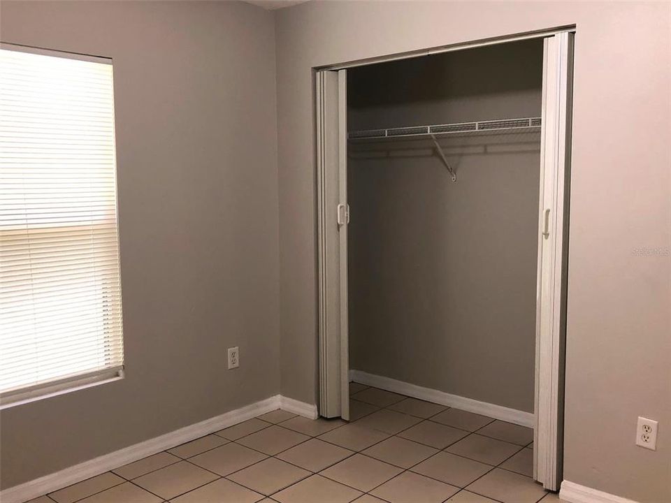 For Rent: $1,800 (5 beds, 2 baths, 1400 Square Feet)