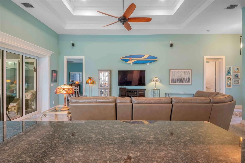 На продажу: $550,000 (3 спален, 2 ванн, 1843 Квадратных фут)