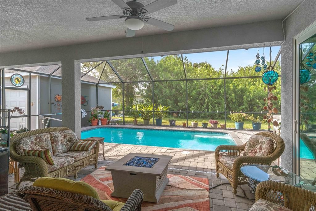 На продажу: $550,000 (3 спален, 2 ванн, 1843 Квадратных фут)