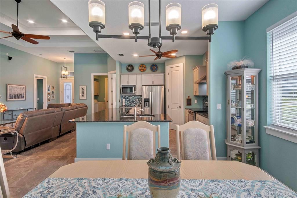 На продажу: $550,000 (3 спален, 2 ванн, 1843 Квадратных фут)