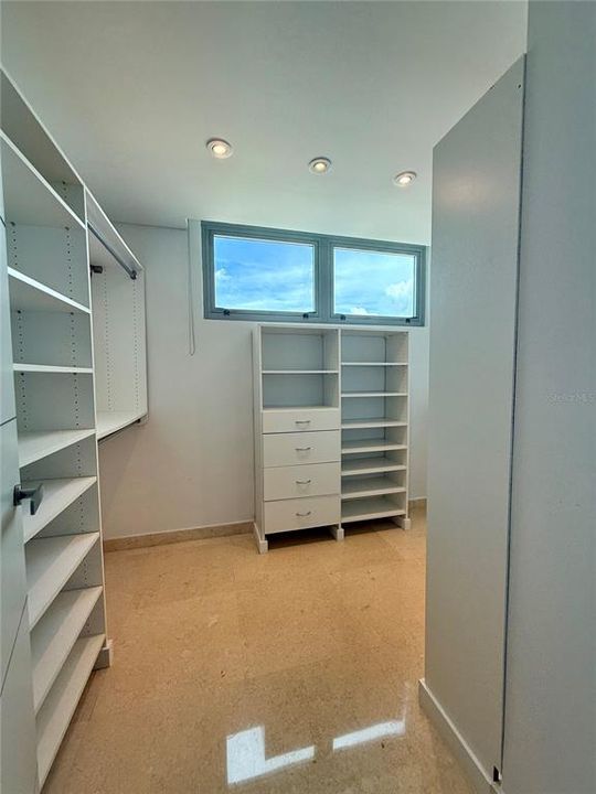 En Renta: $15,000 (3 camas, 2 baños, 3800 Pies cuadrados)