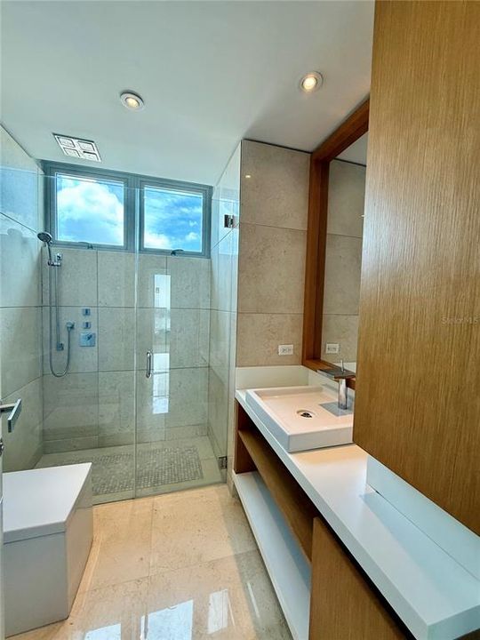 En Renta: $15,000 (3 camas, 2 baños, 3800 Pies cuadrados)