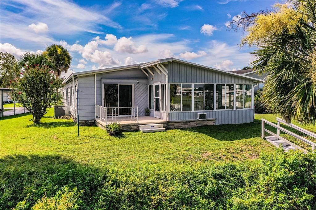 Active With Contract: $185,000 (2 beds, 2 baths, 1296 Square Feet)