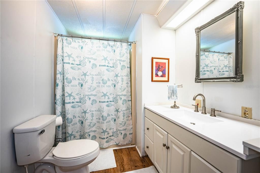 Active With Contract: $185,000 (2 beds, 2 baths, 1296 Square Feet)