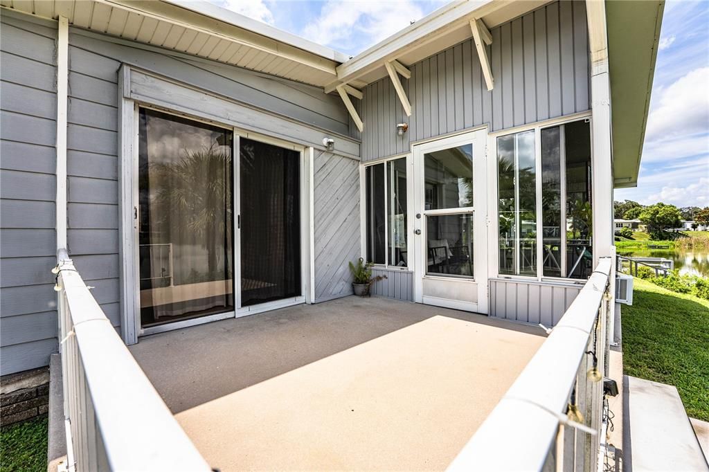 Active With Contract: $185,000 (2 beds, 2 baths, 1296 Square Feet)