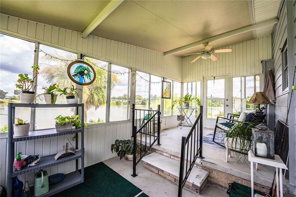 Active With Contract: $185,000 (2 beds, 2 baths, 1296 Square Feet)