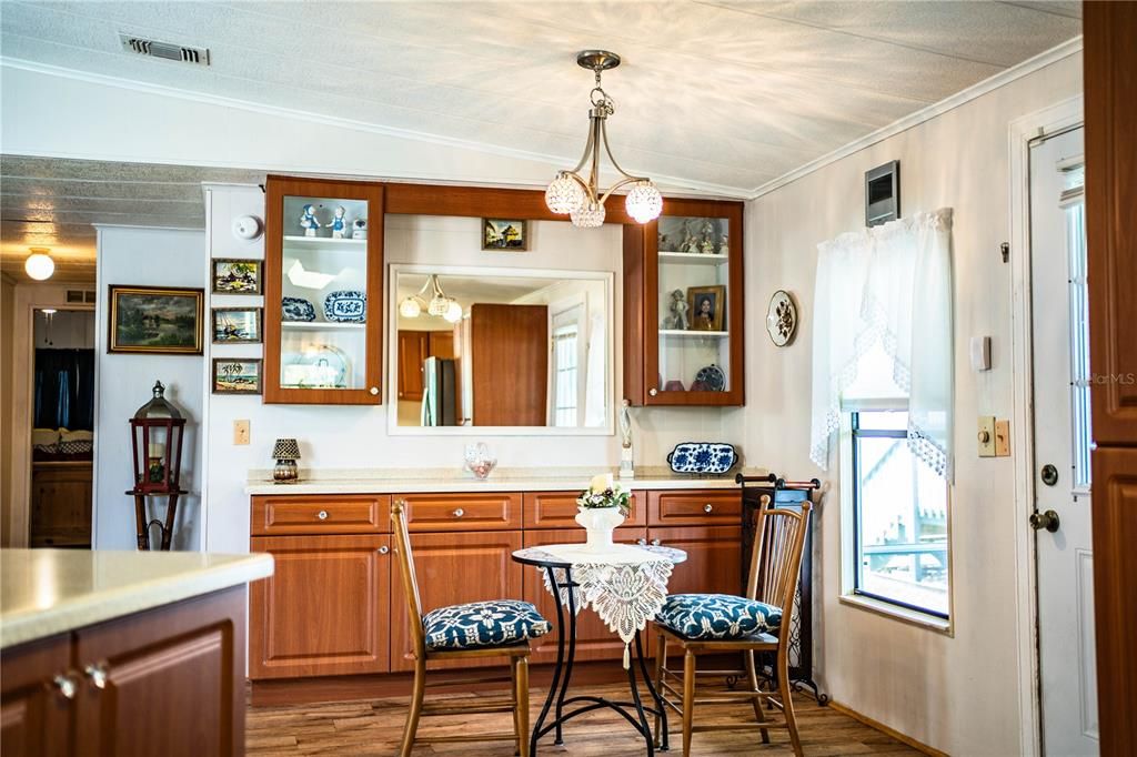 Active With Contract: $185,000 (2 beds, 2 baths, 1296 Square Feet)