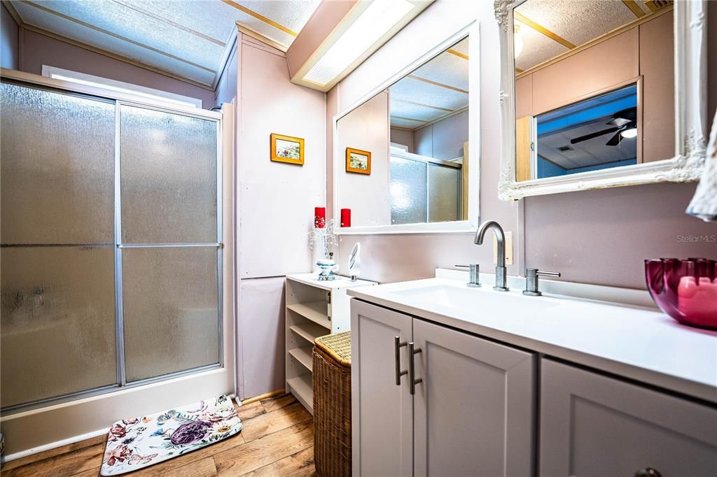 Active With Contract: $185,000 (2 beds, 2 baths, 1296 Square Feet)