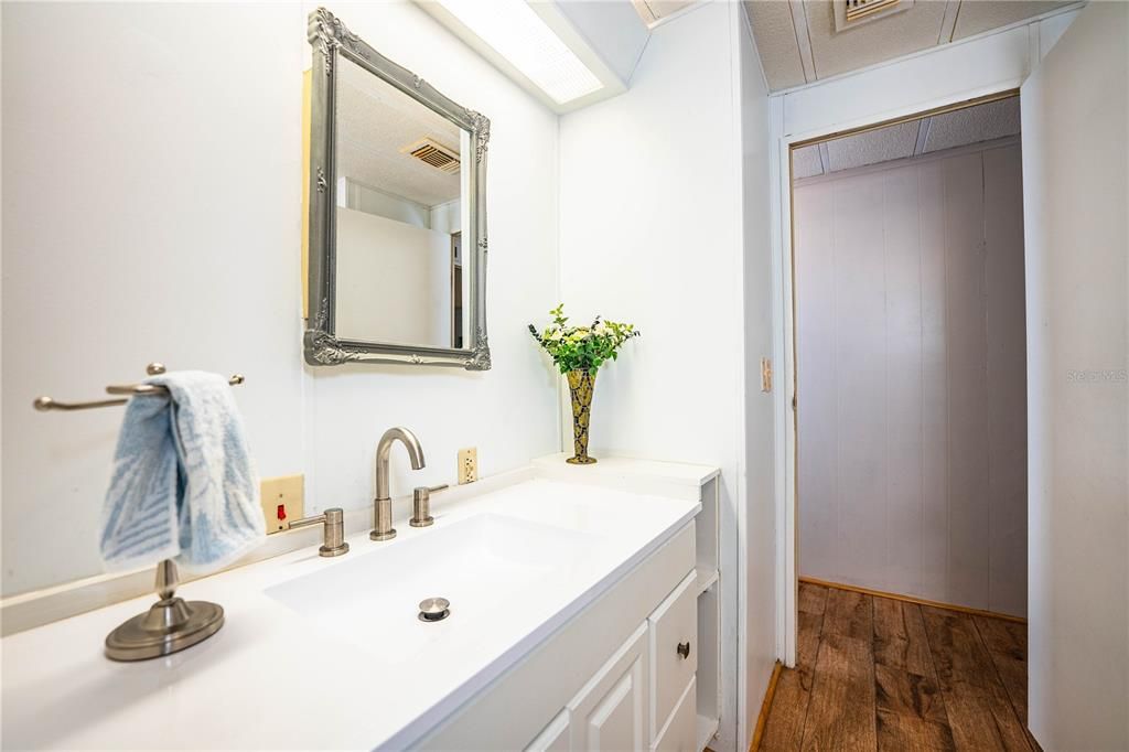 Active With Contract: $185,000 (2 beds, 2 baths, 1296 Square Feet)