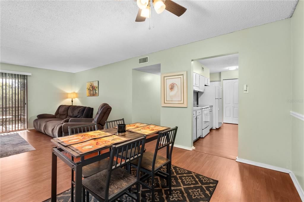 待售: $142,000 (3 贝兹, 2 浴室, 1289 平方英尺)