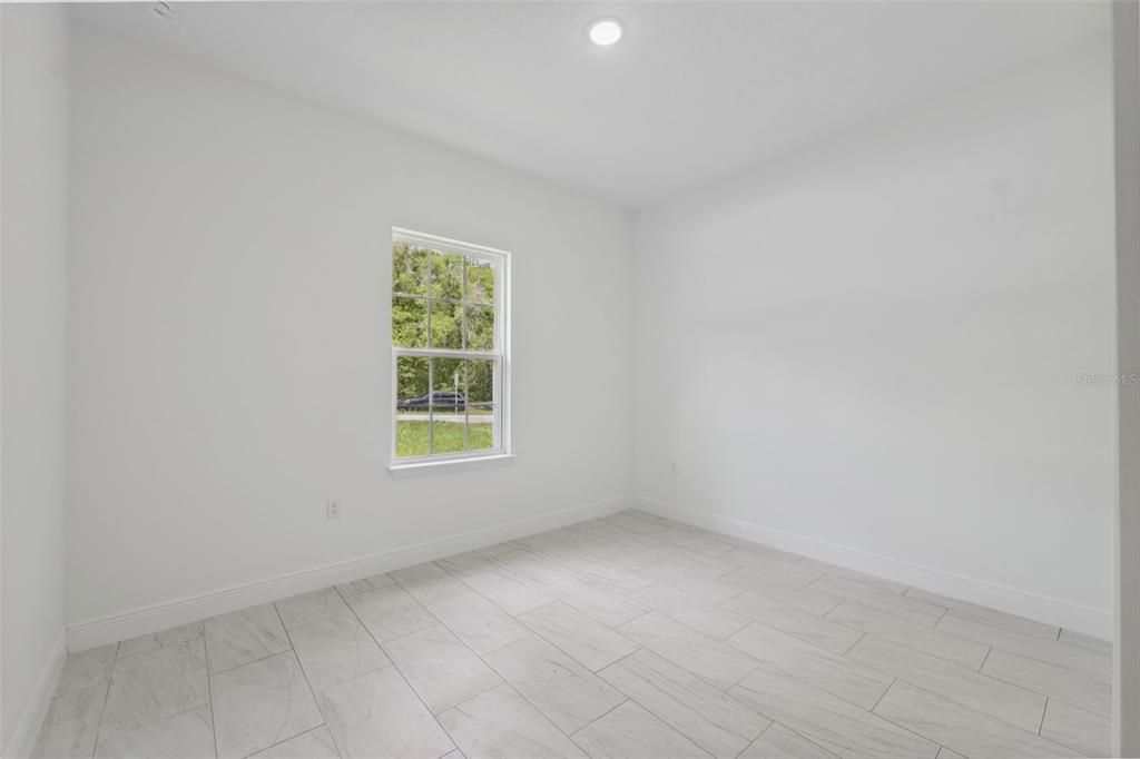 For Rent: $1,700 (4 beds, 2 baths, 1580 Square Feet)