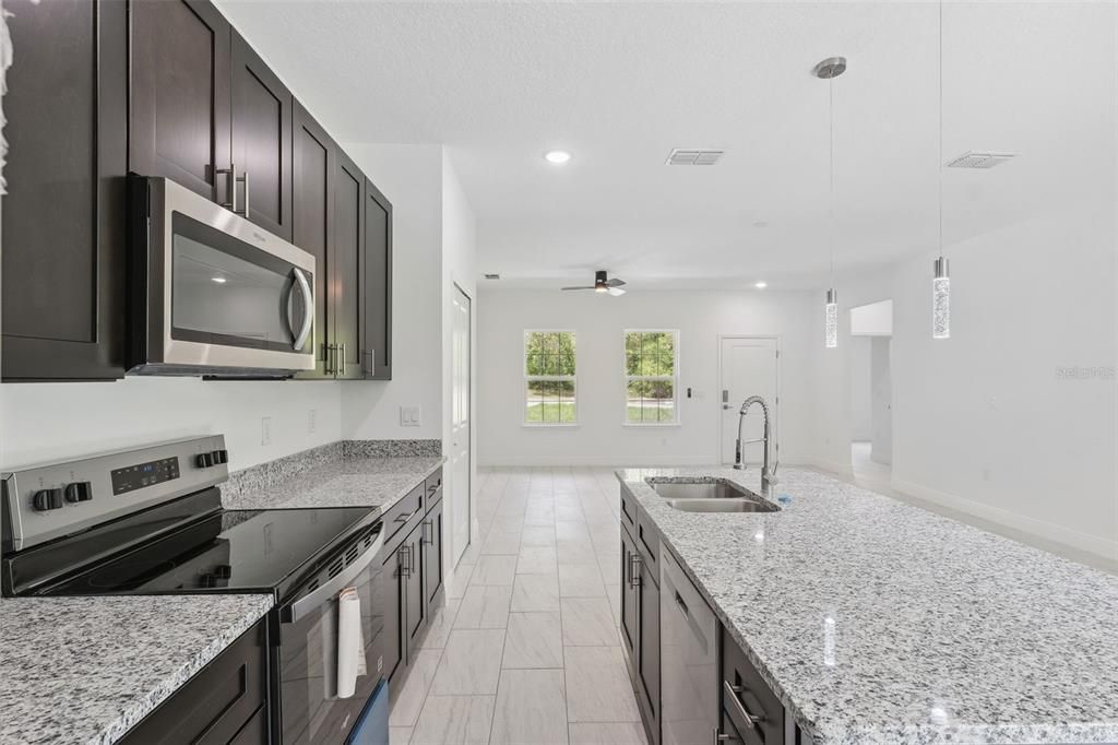 For Rent: $1,700 (4 beds, 2 baths, 1580 Square Feet)