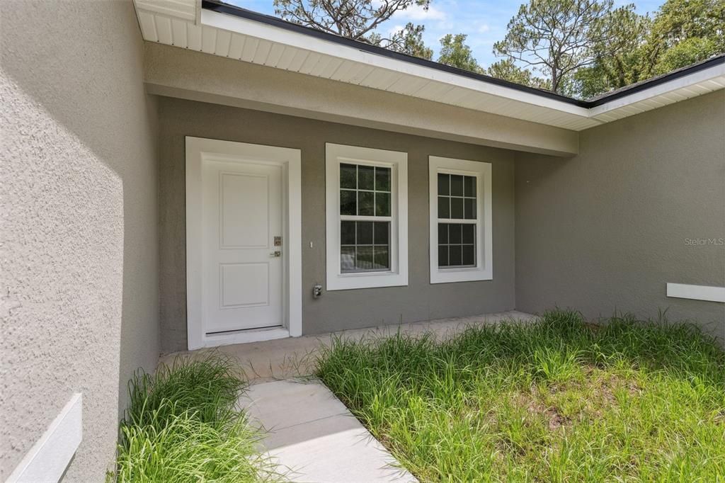 For Rent: $1,700 (4 beds, 2 baths, 1580 Square Feet)