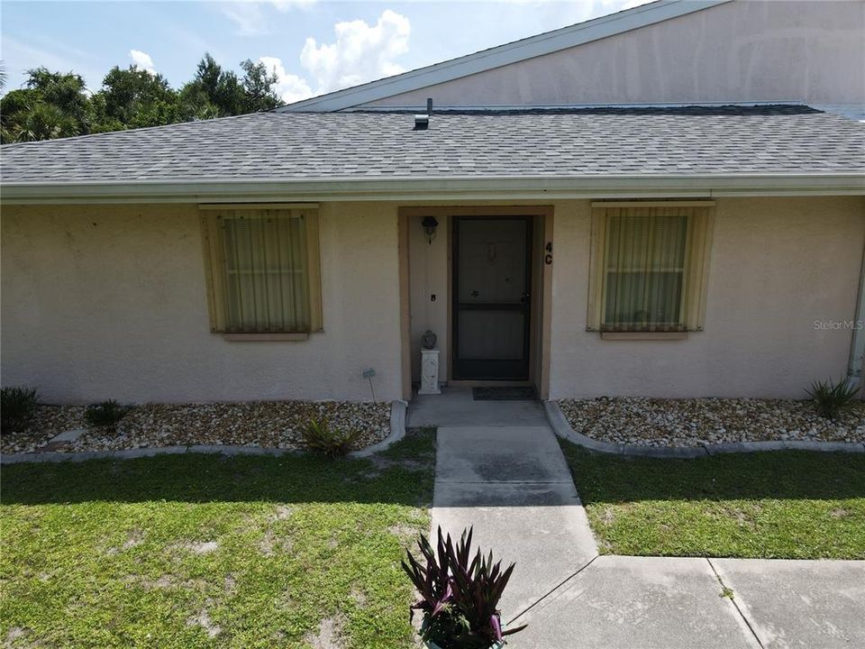 待售: $99,900 (2 贝兹, 2 浴室, 956 平方英尺)