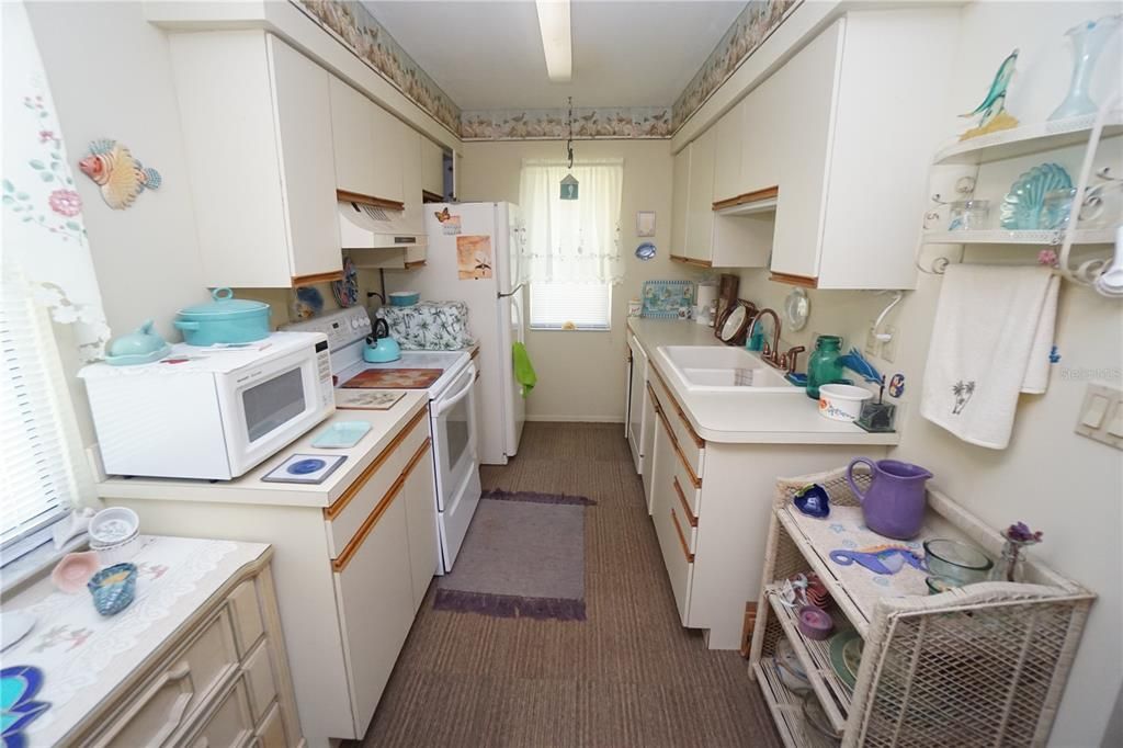 待售: $99,900 (2 贝兹, 2 浴室, 956 平方英尺)