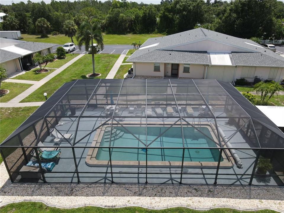 待售: $99,900 (2 贝兹, 2 浴室, 956 平方英尺)