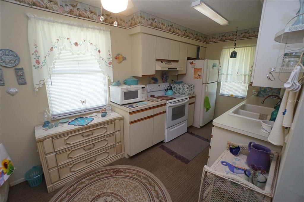 待售: $99,900 (2 贝兹, 2 浴室, 956 平方英尺)