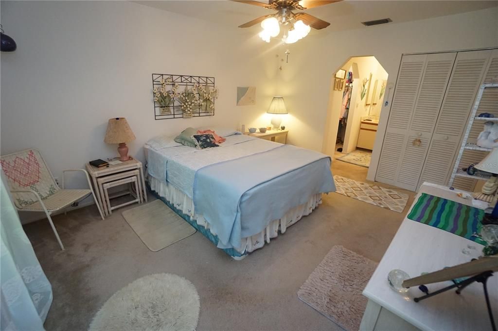 待售: $99,900 (2 贝兹, 2 浴室, 956 平方英尺)