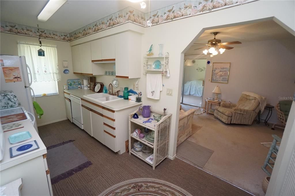 待售: $99,900 (2 贝兹, 2 浴室, 956 平方英尺)