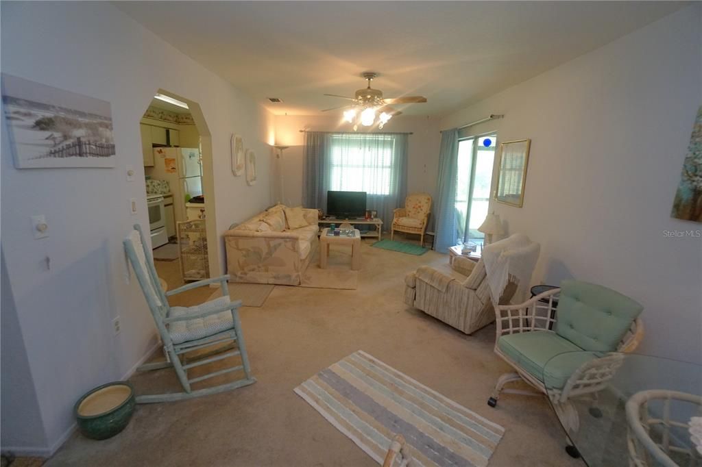 待售: $99,900 (2 贝兹, 2 浴室, 956 平方英尺)